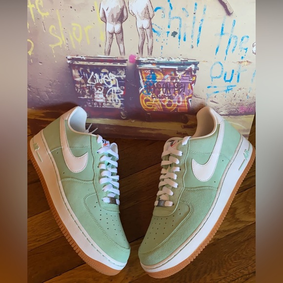 Nike Mens Air Force 1 Lows Mint Green Suede - Picture 2 of 4